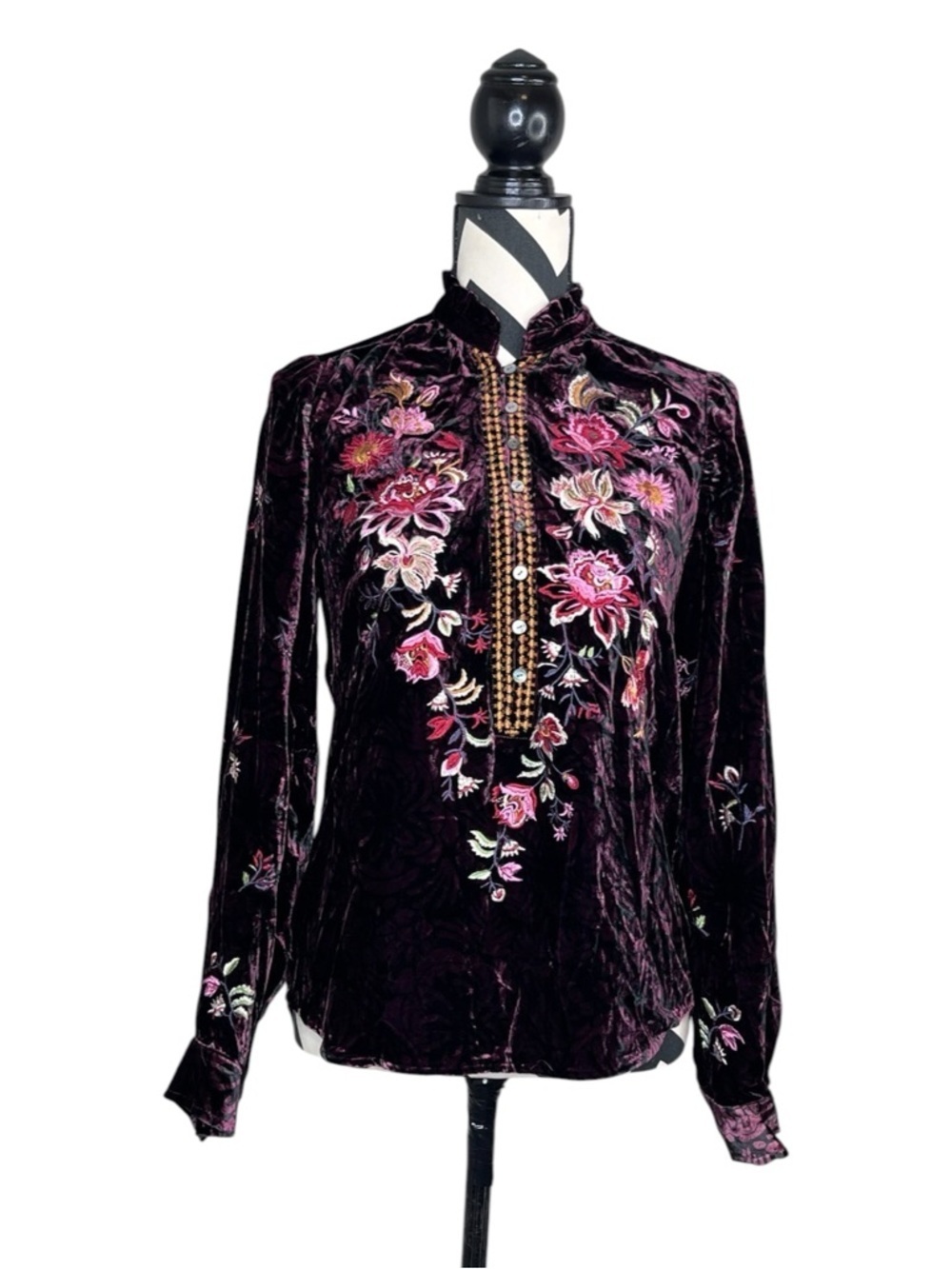 NWT Sundance Elisabeth Whimsigoth Velvet Dark Floral Embroidered Blouse Sz SX - Picture 4 of 14